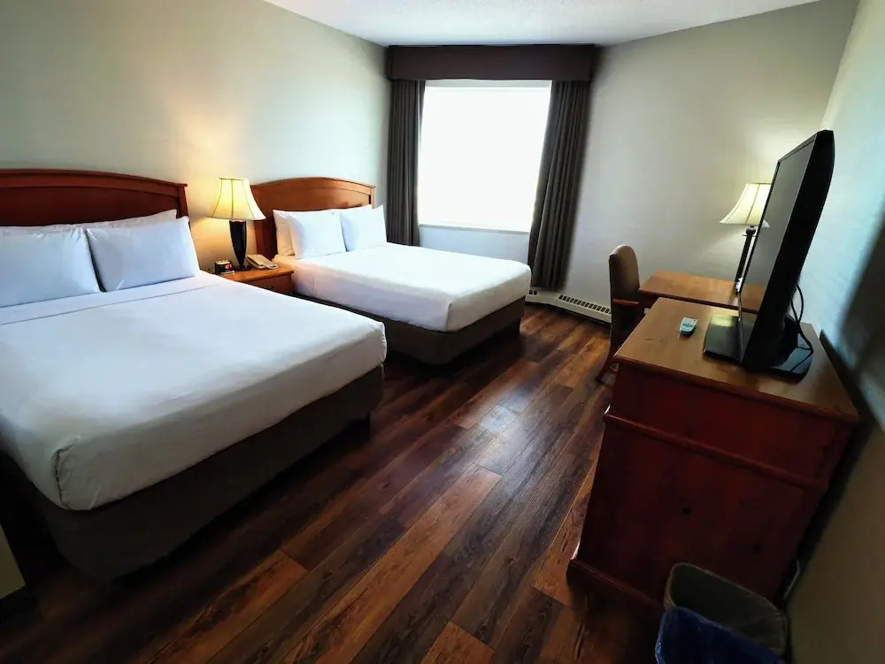 Continental Inn & Suites