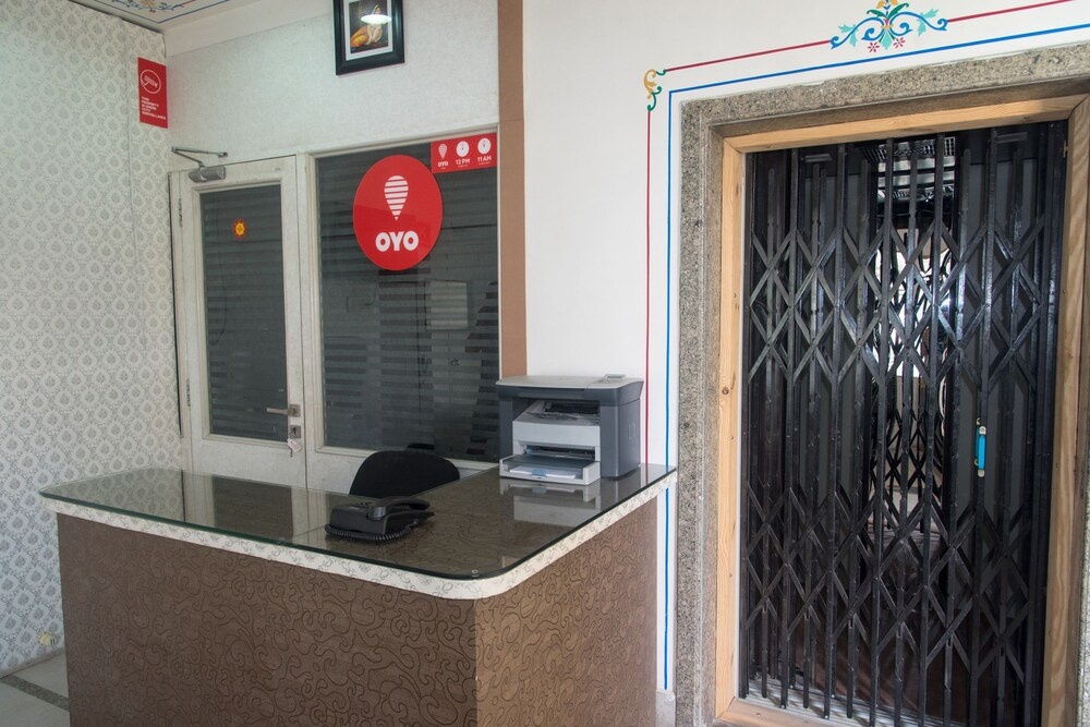 OYO 14838 Shree Jee Hotel