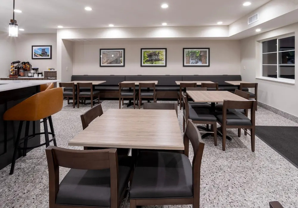 GrandStay Hotel & Suites Algona