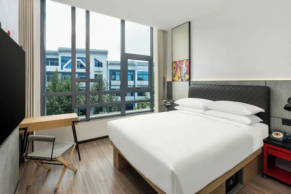Moxy Suzhou City Centre