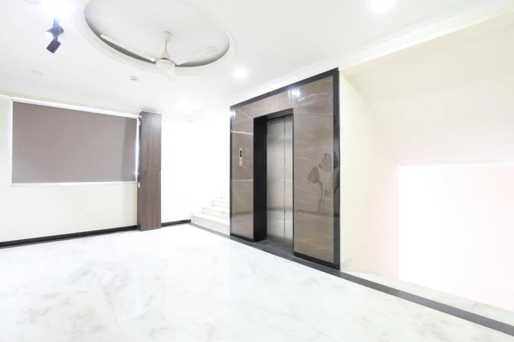 Alba Premier, Ahmedabad