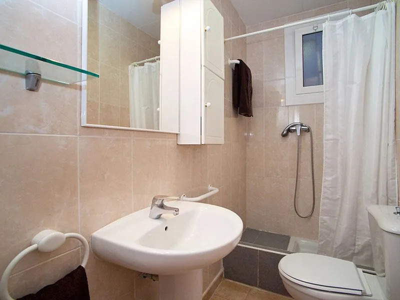 Gracia Torrijos - One Bedroom