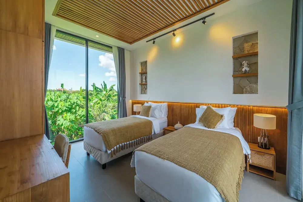 Bedawang, Exquisite Seminyak 4BR Villa with Huge Pool