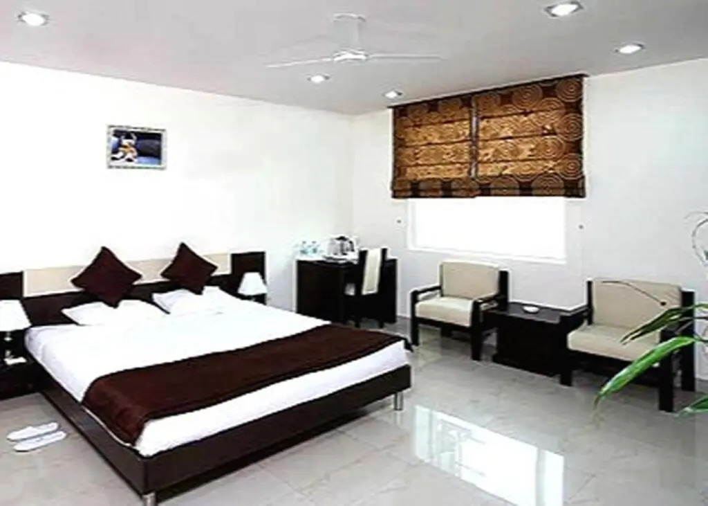 Hotel Gautam Deluxe