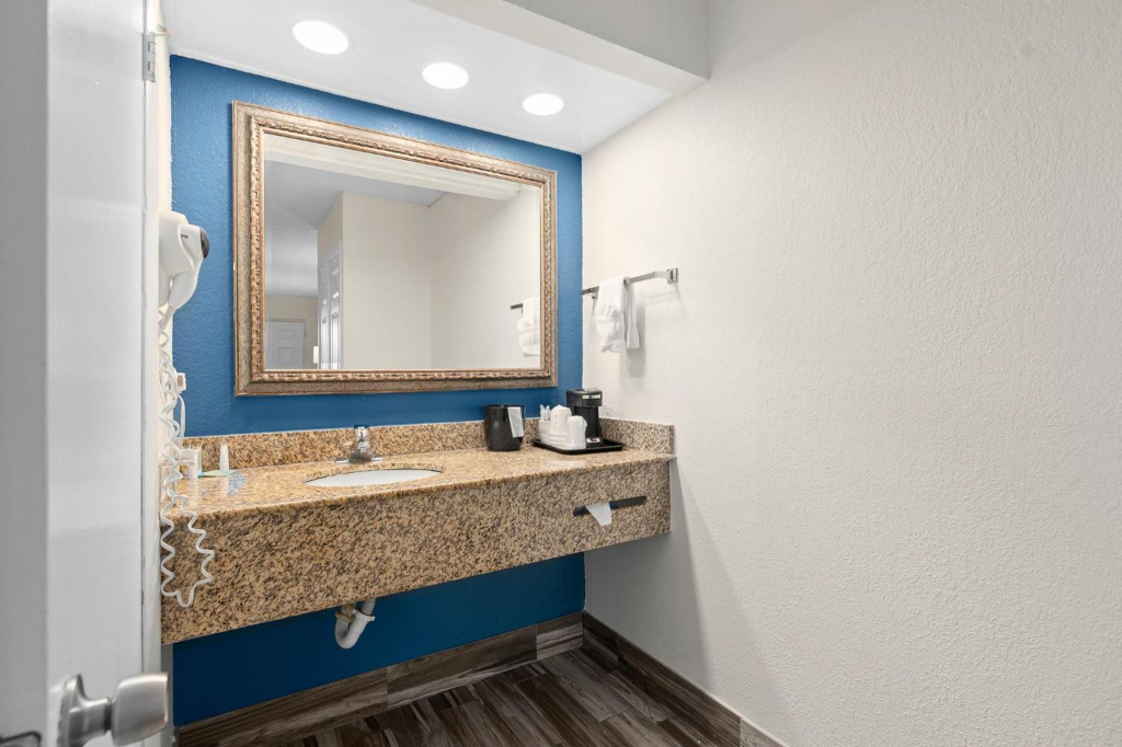 Baymont by Wyndham Orlando East