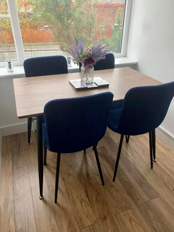 Comfy 2 bed house located at Wareham train station