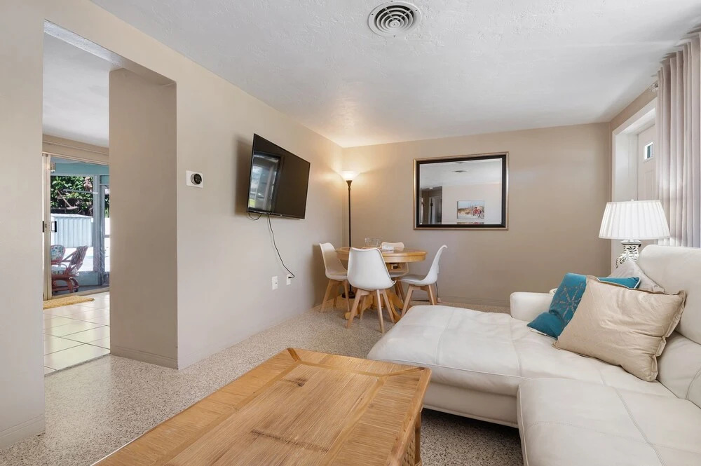3 Bedroom Pool Home 5 Miles From Best Beaches Around 3 Home by Redawning