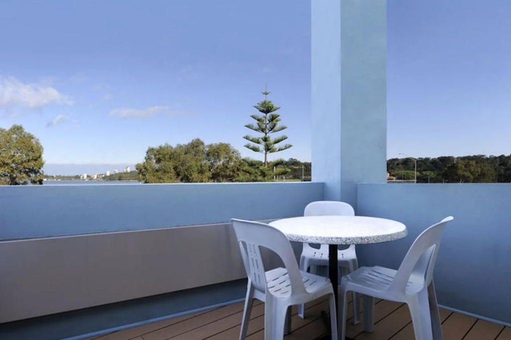 Lodestar Waterside Apartments