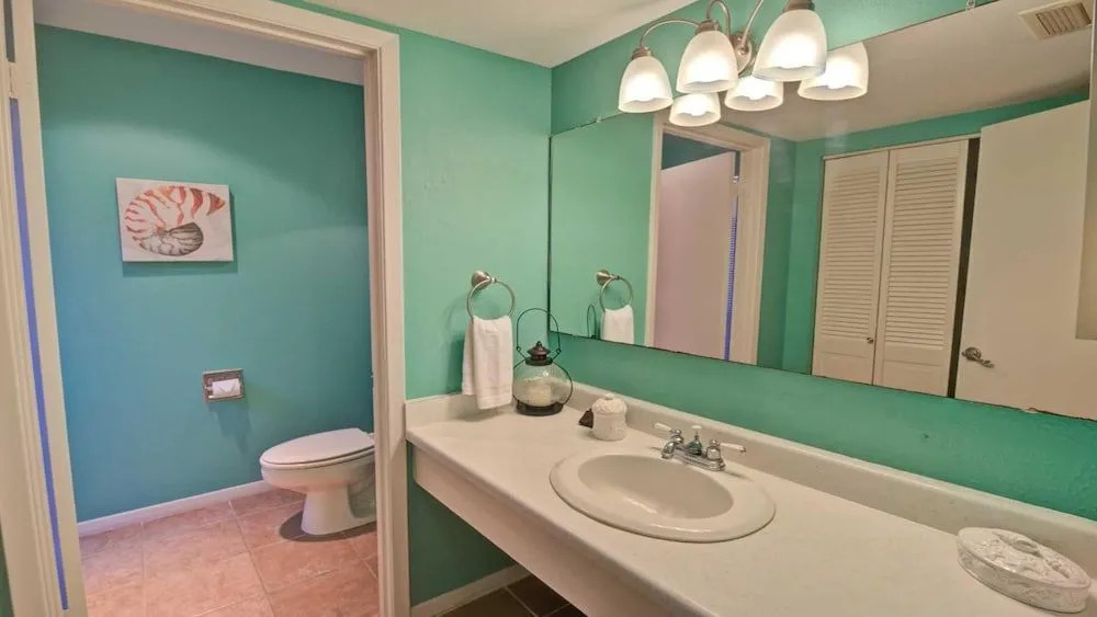 211 - 2 Br Condo