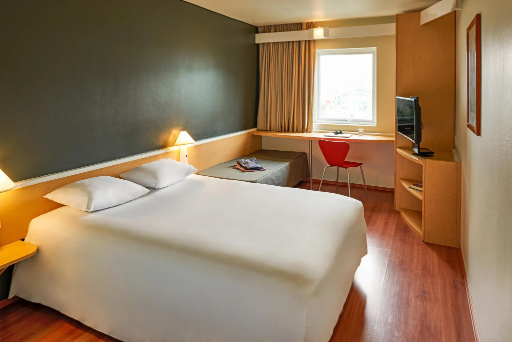 Ibis Monterrey Valle