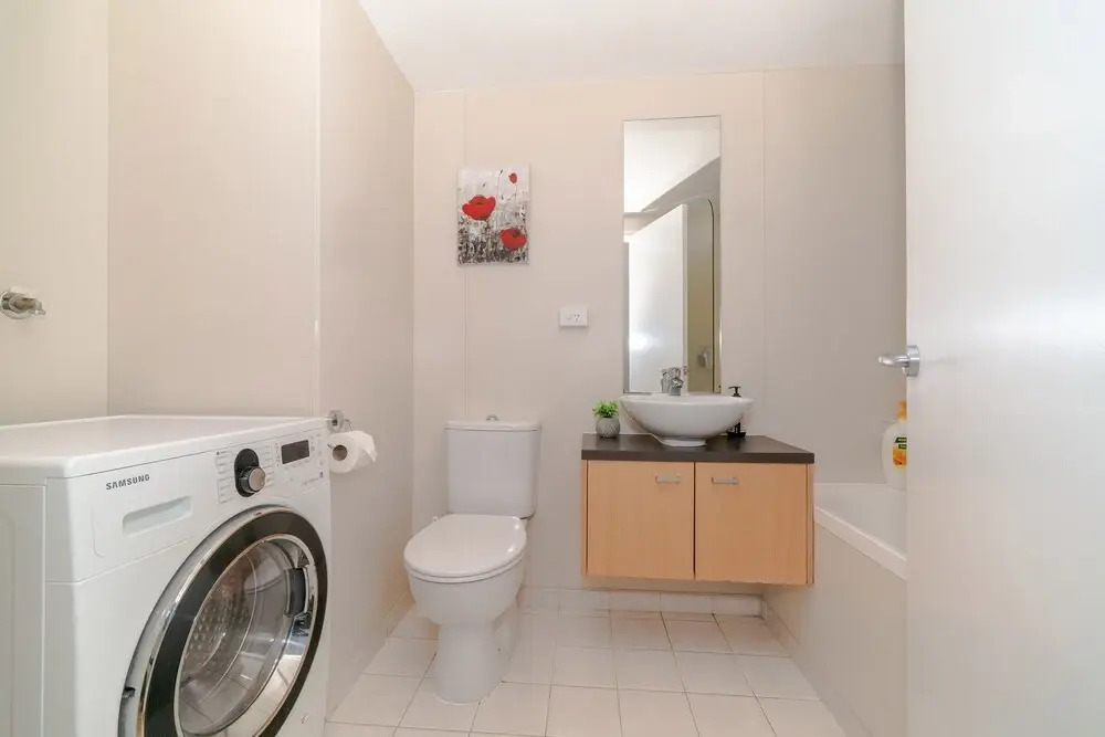 Warm & Cosy Two-Bedroom Apartment in CBD