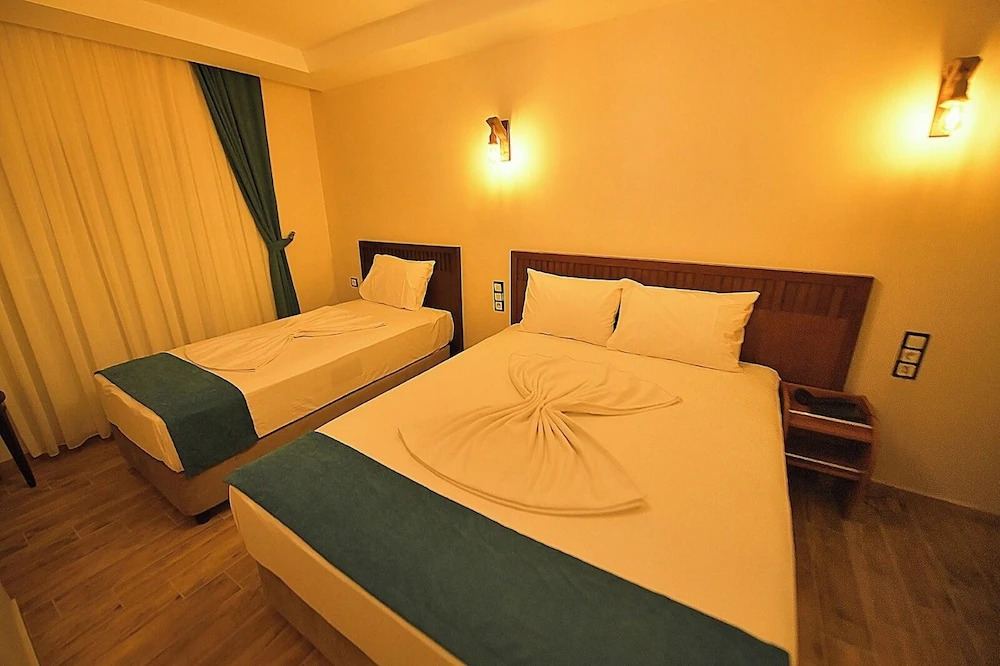 MİDYAT LADİNOS OTEL