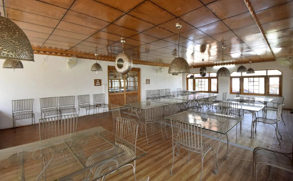 OYO 4692 KS Palace Srinagar