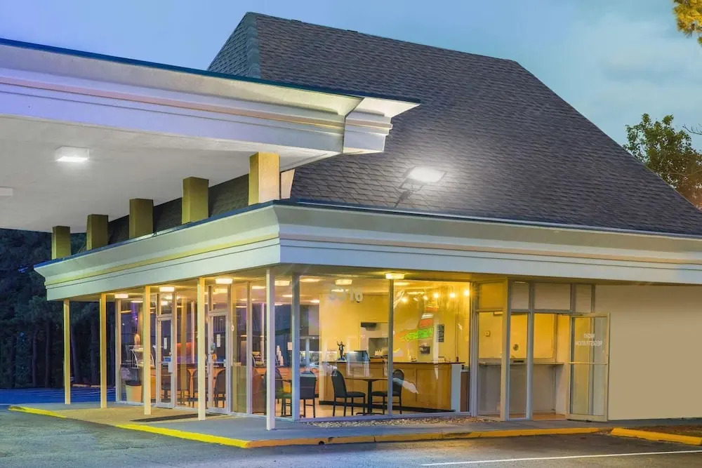 Travelodge Fredericksburg South