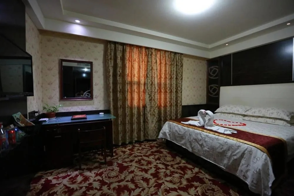 Donglai Hotel