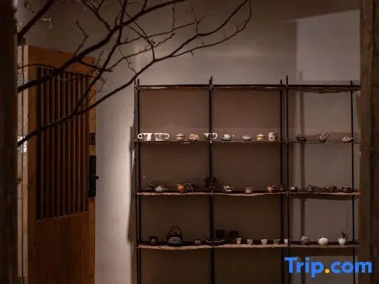 Zhuo Qi Wuyu (Jingdezhen Ceramic Art Avenue Taoxichuan)