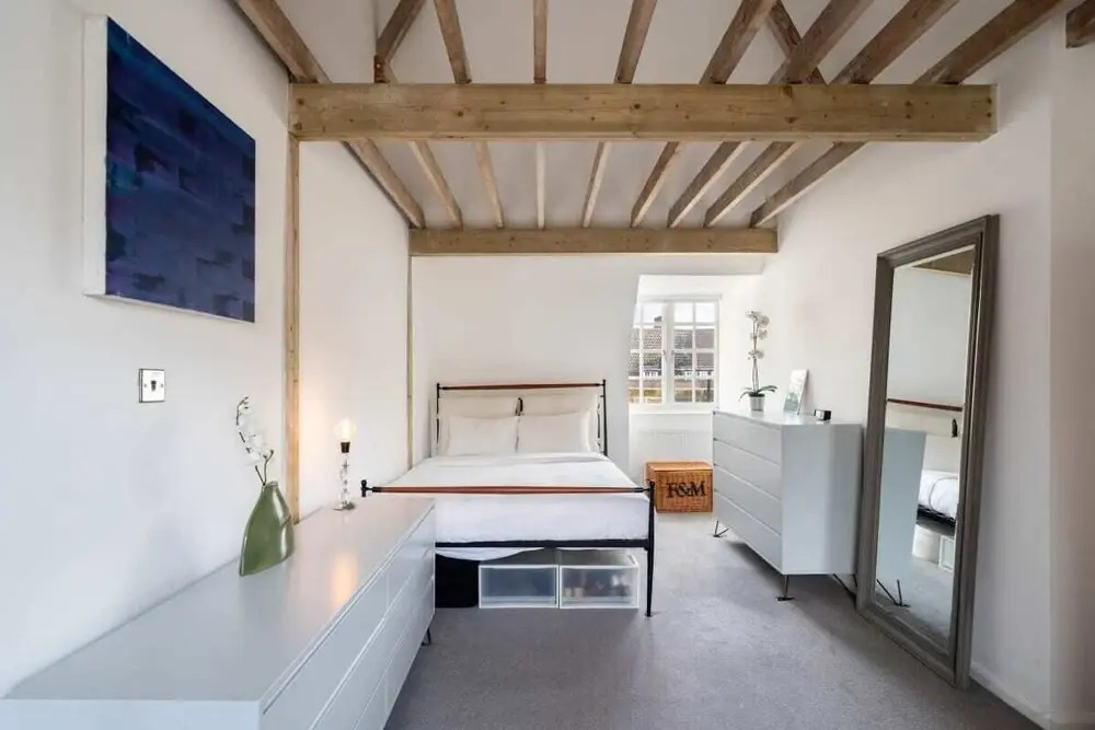 Beautiful 2 Bed Maisonette 13 Mins to Shoreditch