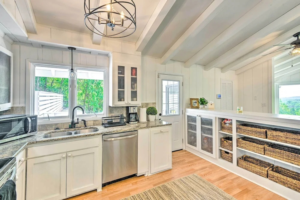 Stylish Franklin Cabin on 6 Private Acres!