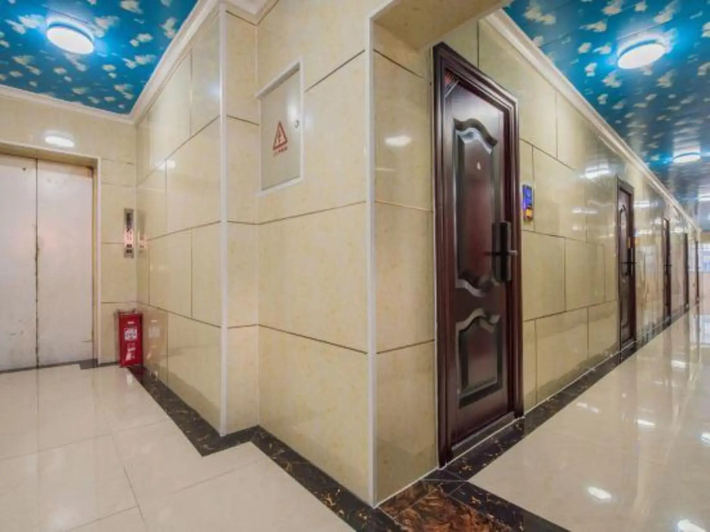 Junhong Hotel