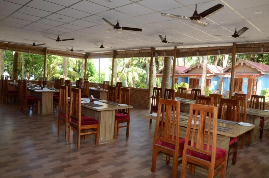Coconhuts Beach Resort