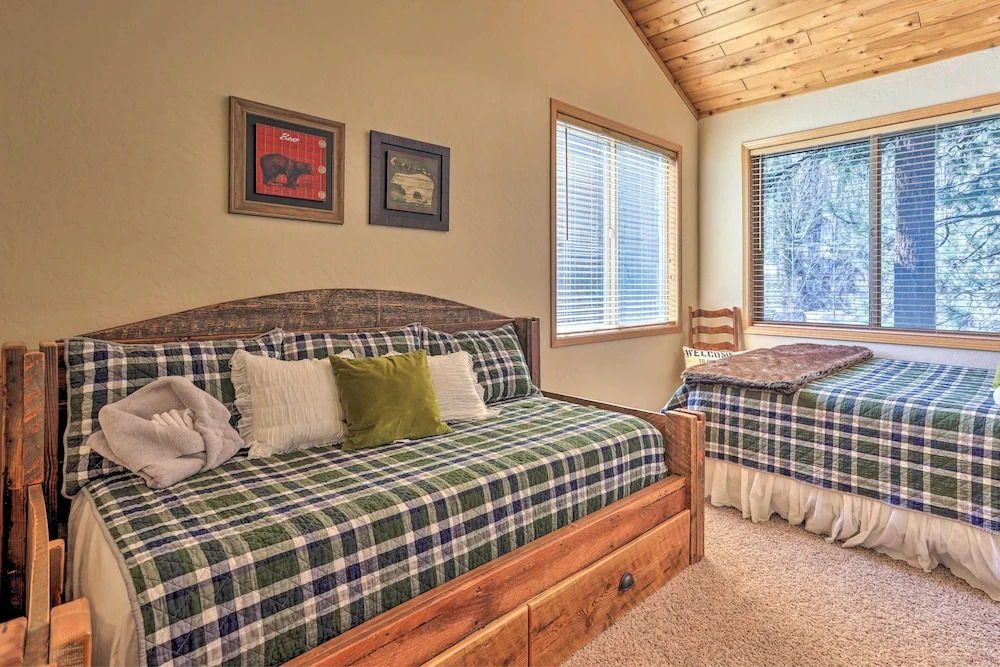 Walk to Ski Lift: Gem w/ Hot Tub in Big Bear Lake