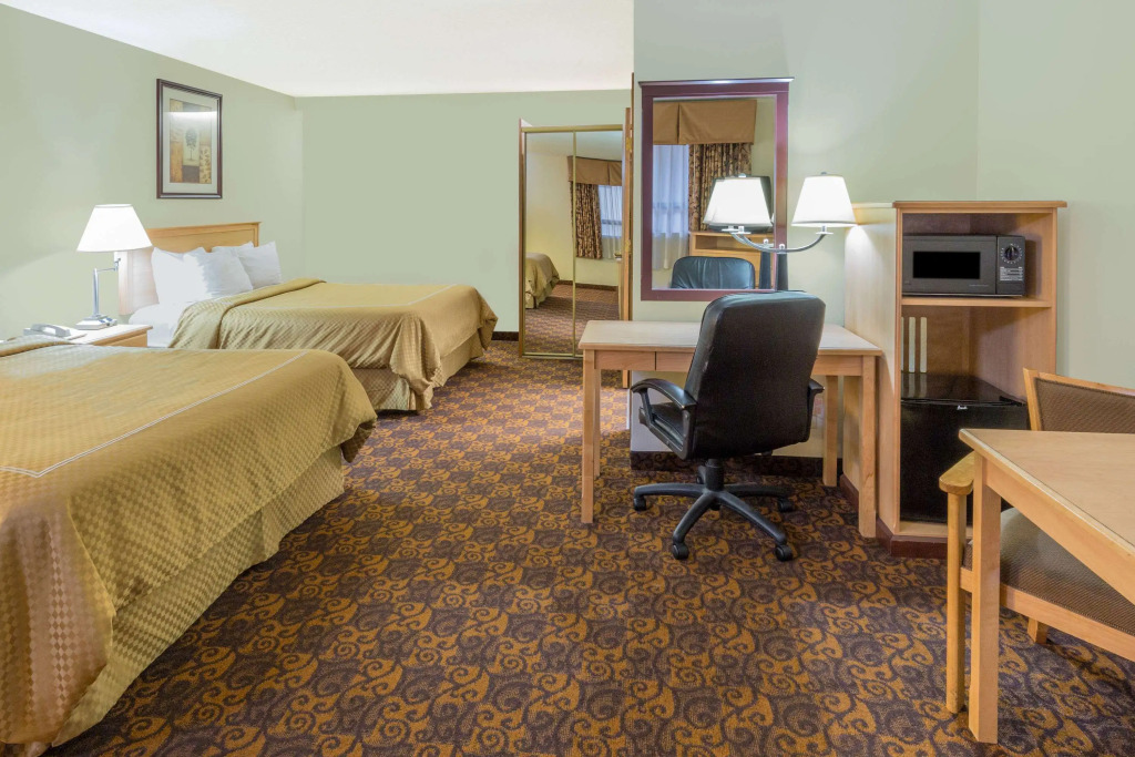 Days Inn by Wyndham Black Bear