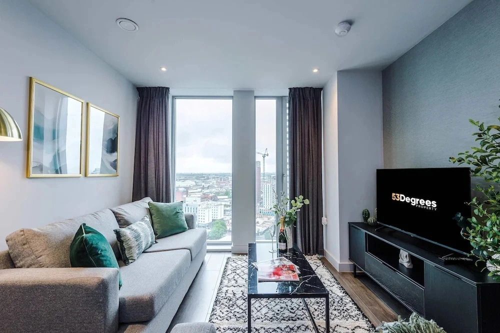 Stunning New 2-bed Flat in Manchester Perfect for Couples