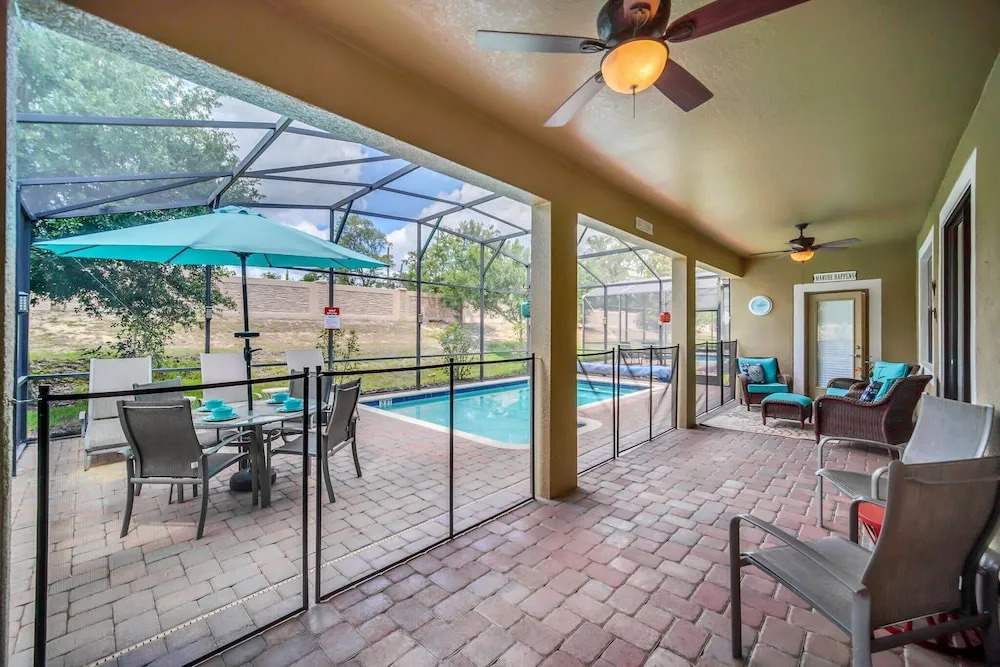 Perfect for Families Comfortable Villa with Private Pool Area close to Parks and Shopping