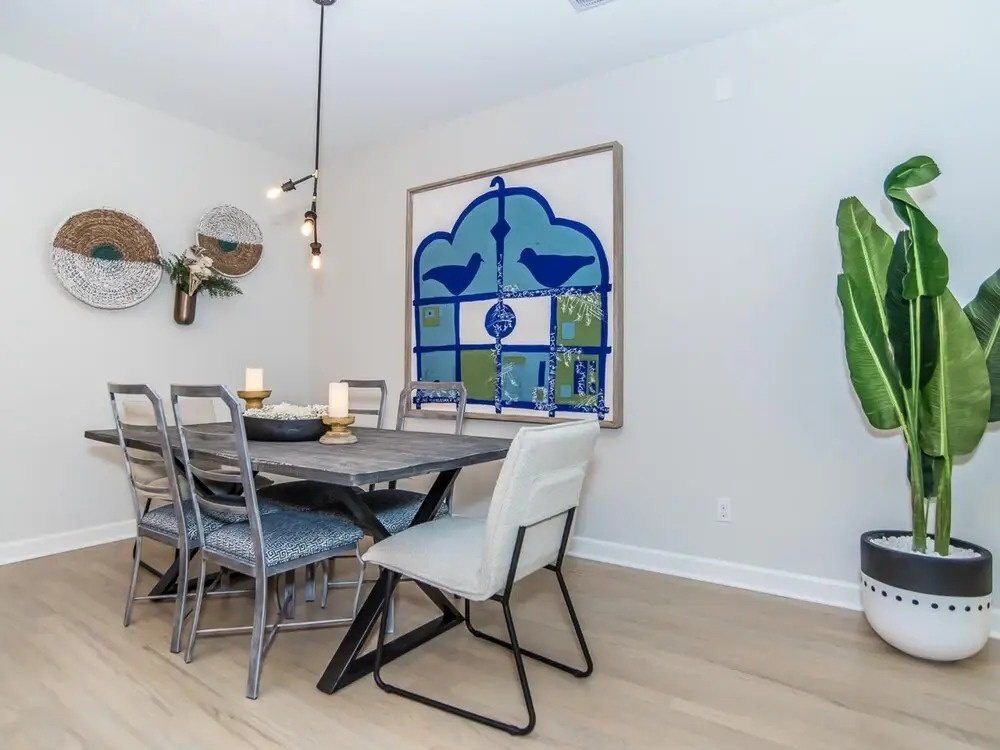 Luxury Three Bedroom Townhome Near Cary