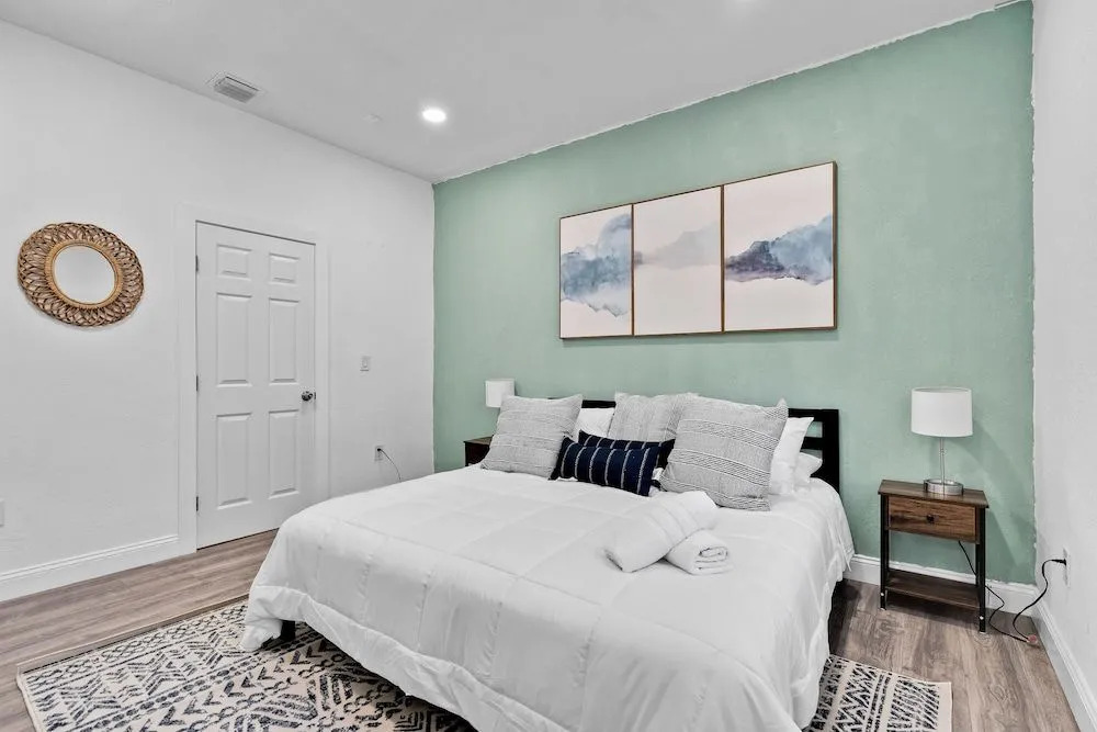 Modern & Cozy 5BD House in Buenavista
