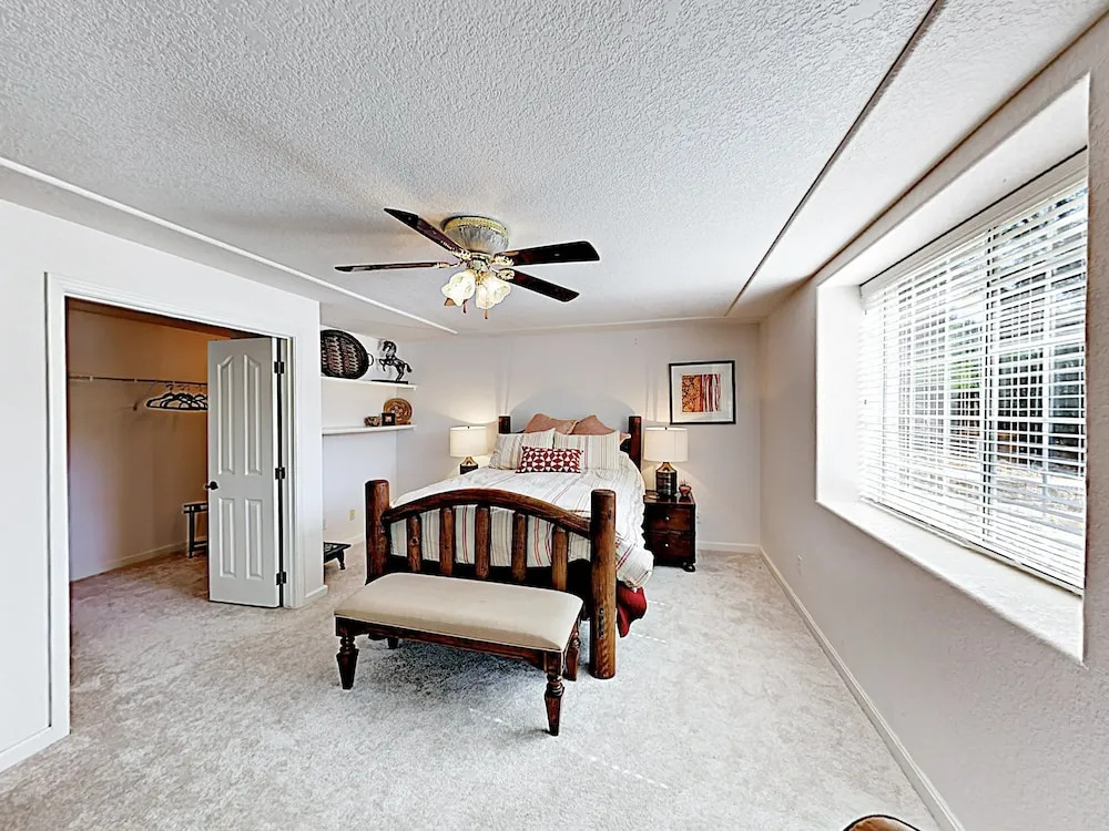 11750 Atascadero - 5 Br Home