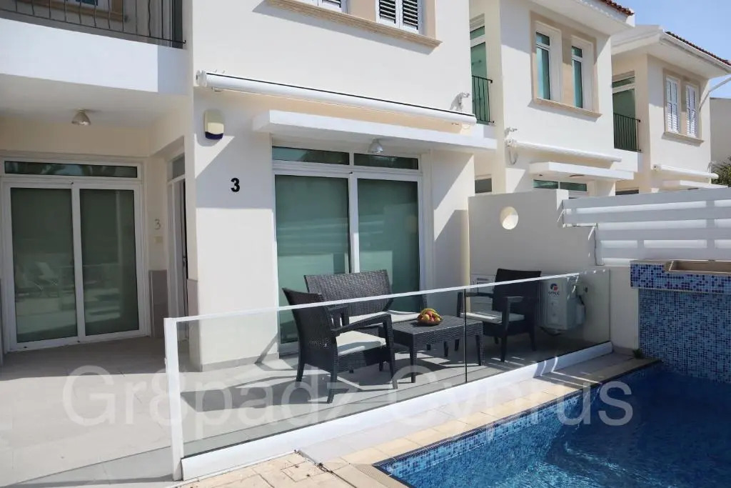 Gr8padz Villa Dionne