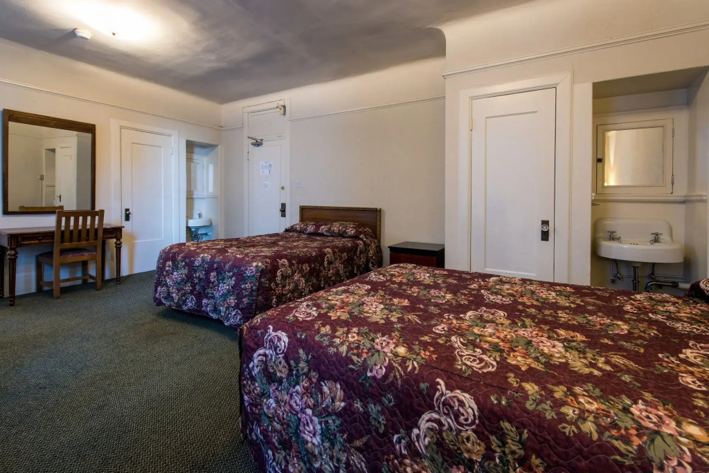Aida Plaza Hotel
