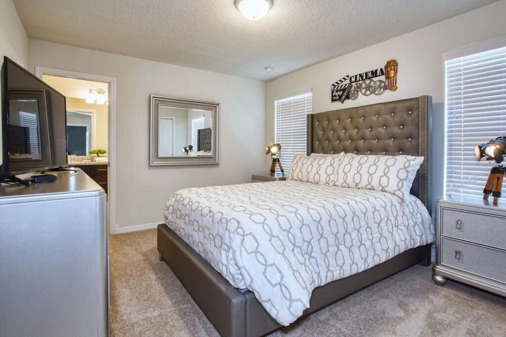 Windsor at Westside-8 Bedrooms House W/pool-3719ww Home