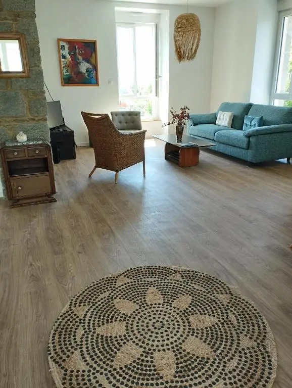 Maison de Kerangall Brest appartement jardin et parking