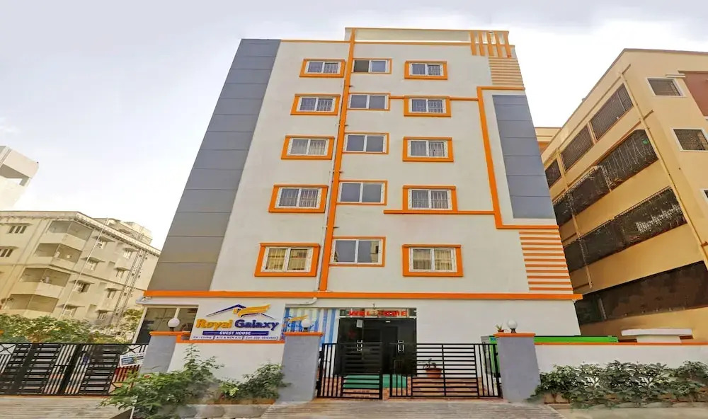 Itsy by Treebo - Royal Galaxy Kukatpally