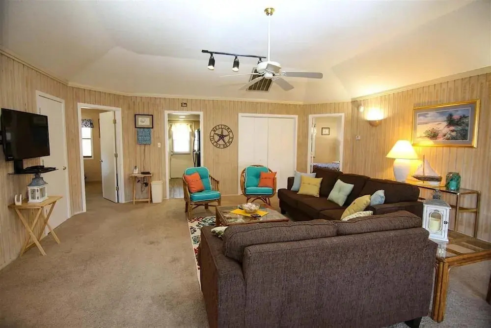 Guest Cottage 57