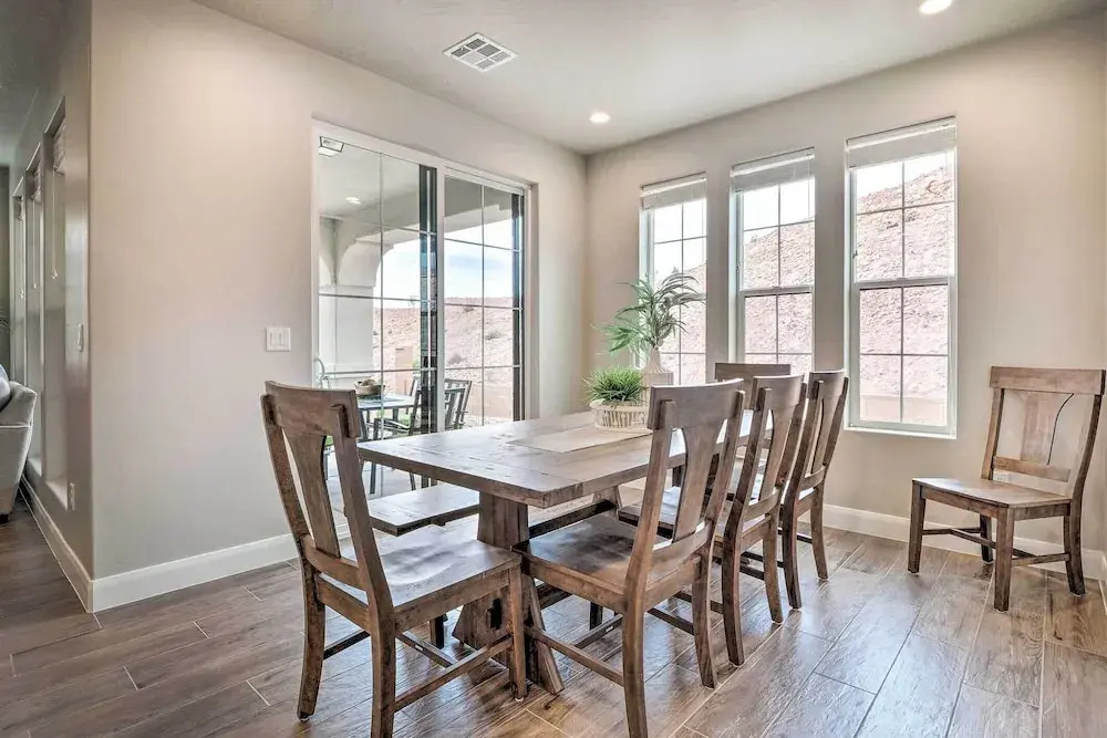Red Cliff Views & Community Perks: Utah Townhome