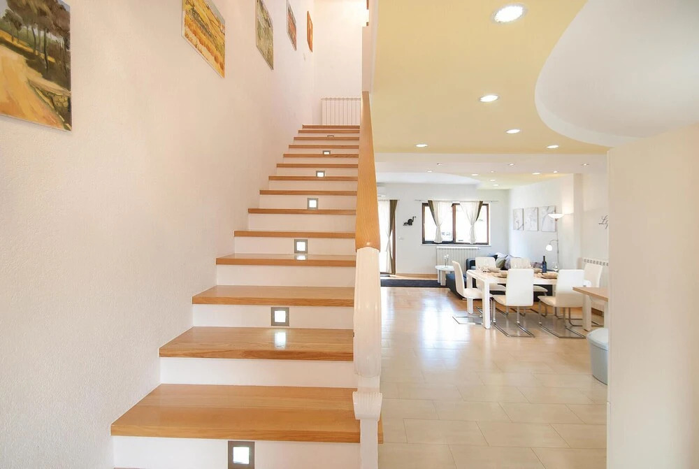Amazing Home in Rovinj with Hot Tub, WiFi & 2 Bedrooms
