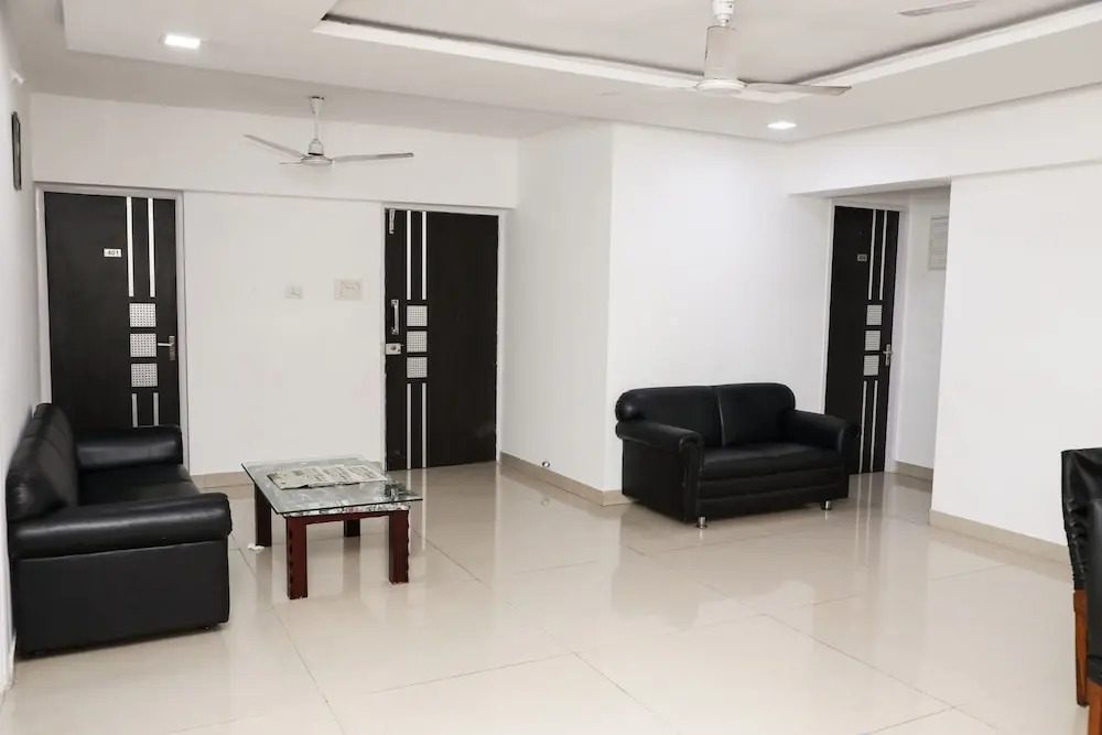 OYO 7150 Apartment Metro View Residency