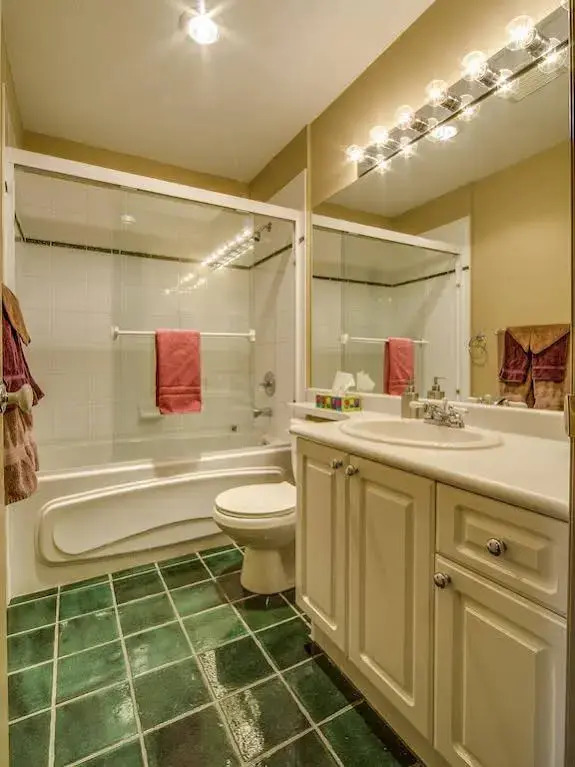 Town Plaza Suites by Golden Dreams