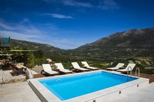 Iconic Villas - Villa Rosa