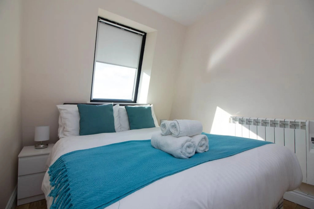Stayzo Premiere Serviced Accommodation - 17