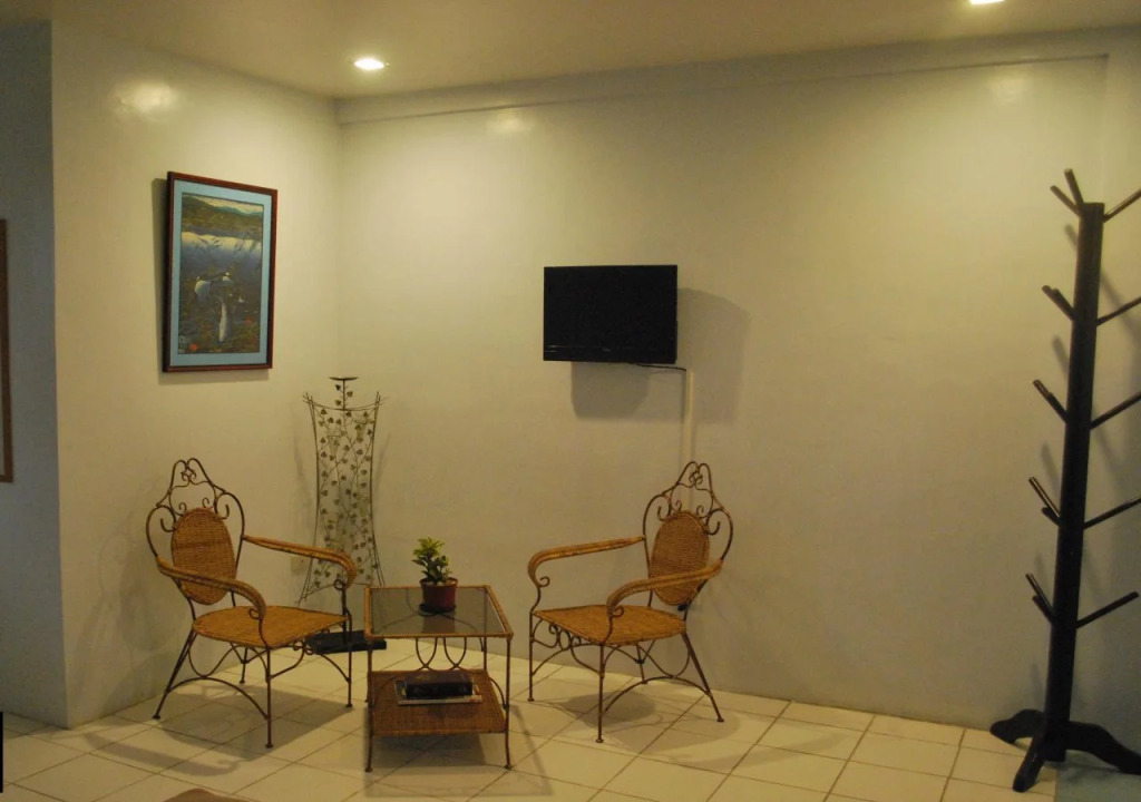 Lazea Tagaytay Inn