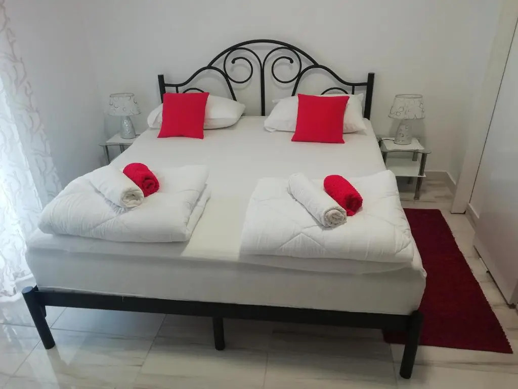 Room Dragica