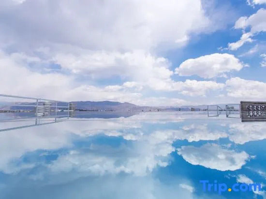 The Ancient City with Wind and Snow of Diffuse Floral Store