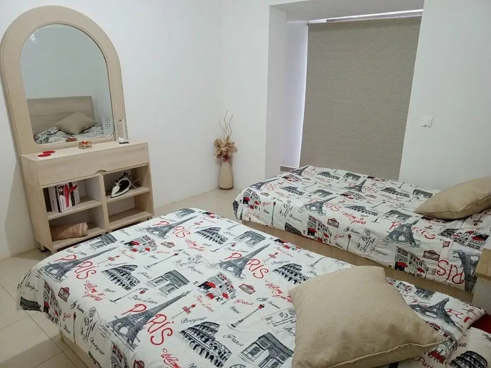 2 Bed Flat - Sleeps 6 - Pets - Pool - Smoking