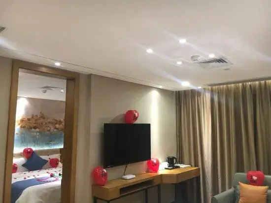 Marriott Guihuang Hotel (Guigang High - speed Railway Station Branch, Keshi World Plaza Branch)