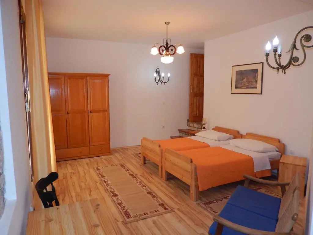 Apartments Brščić