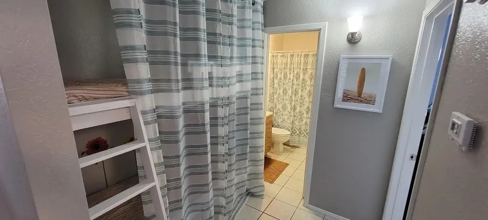 Great Value Sleeps 6 Less than block to Beach 1 Bedroom Home by RedAwning